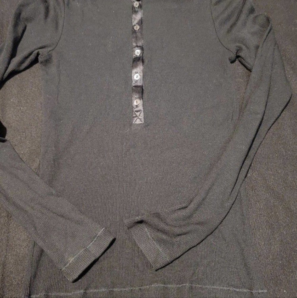 Women's Kulson Italy long-sleeved shirt size Medium. Very good condition.